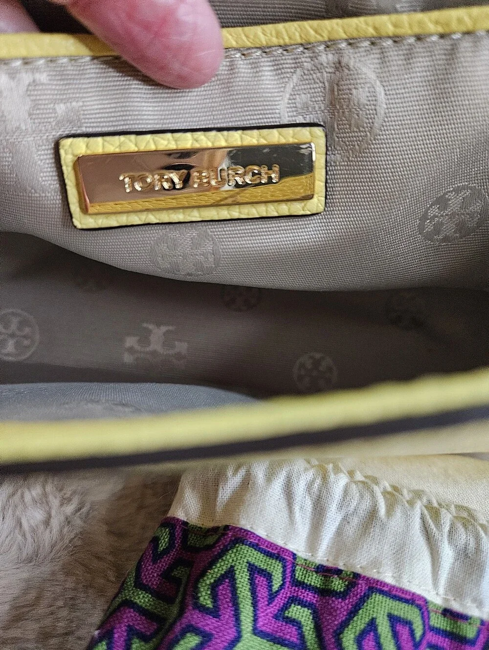 2020 Tory Burch Thea Flap Crossbody With Tassels And Dustbag